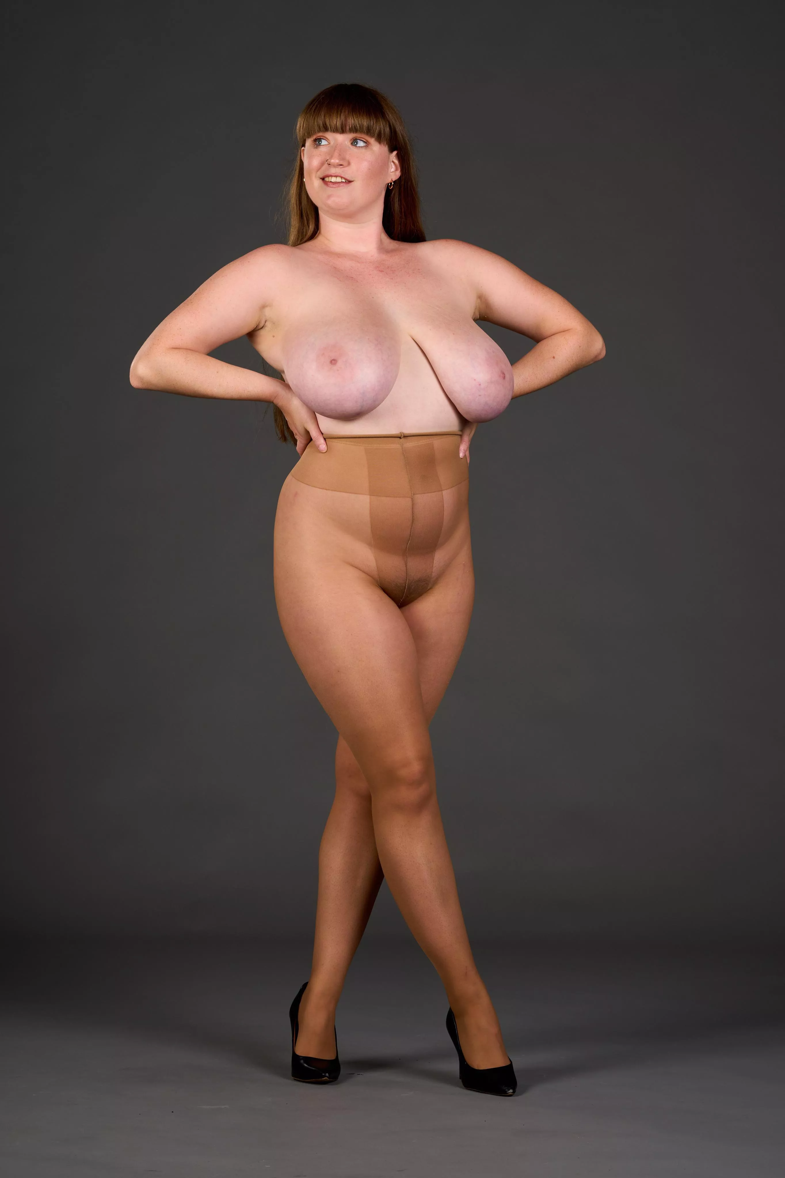 Pantyhose Queen 😉 shot by Cecil Pantyhose posted by loisplz19