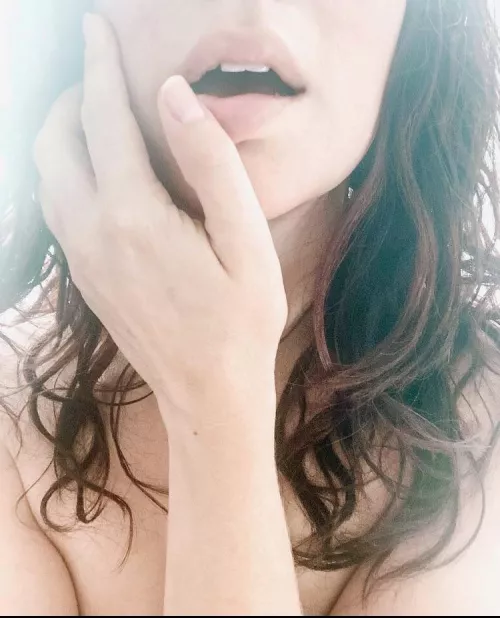 Part my lips. by alt_eriormotives