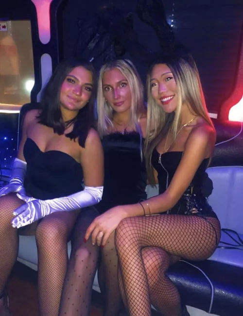 Party Bus by georgehansel