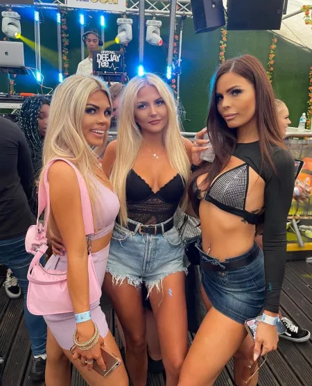 Party Girls by PistolNaulls