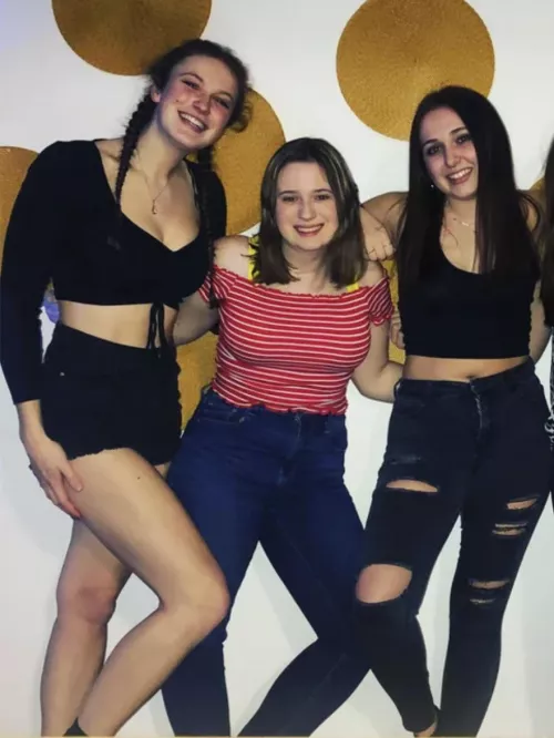 Party girls by uK94I2UL86M