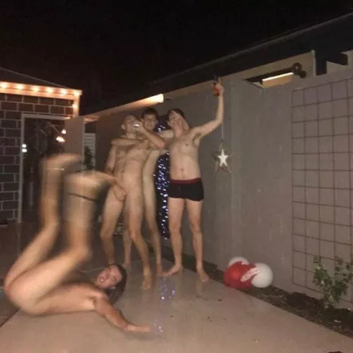 Party time by sc__bromo