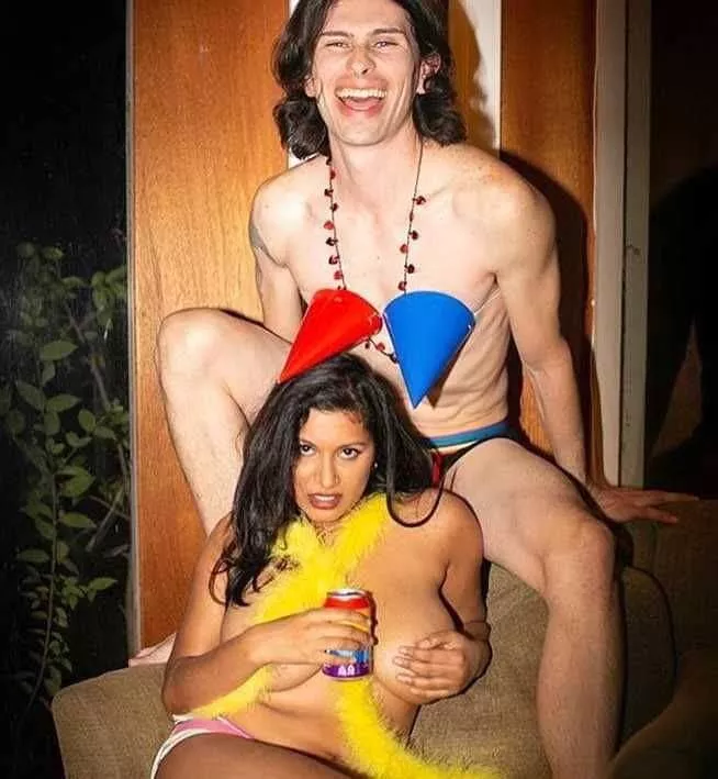 Partygirl 3 posted by Rasco01