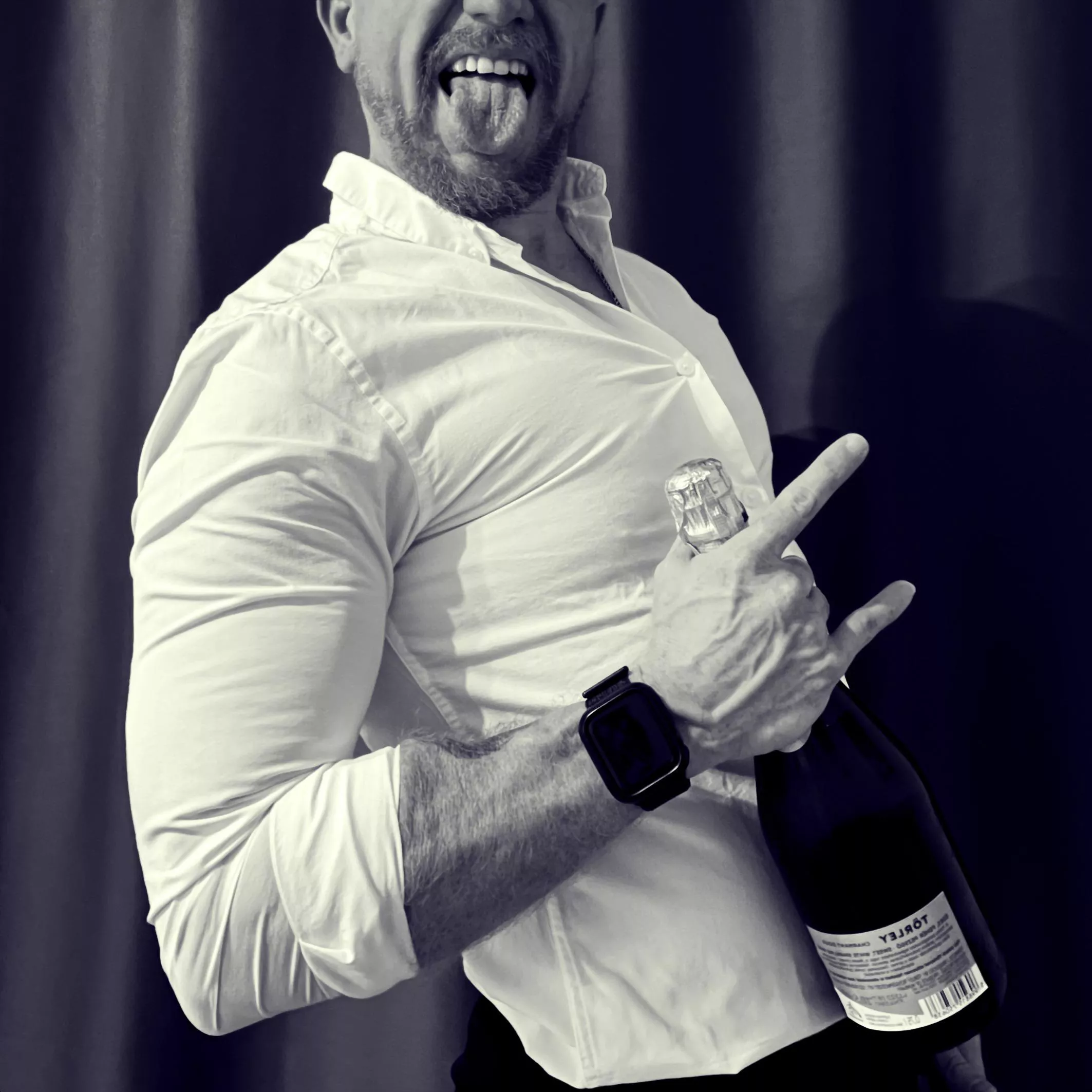 Party's On! Happy New Year! 🥳 🤘🏻 posted by _TtTToriginal_