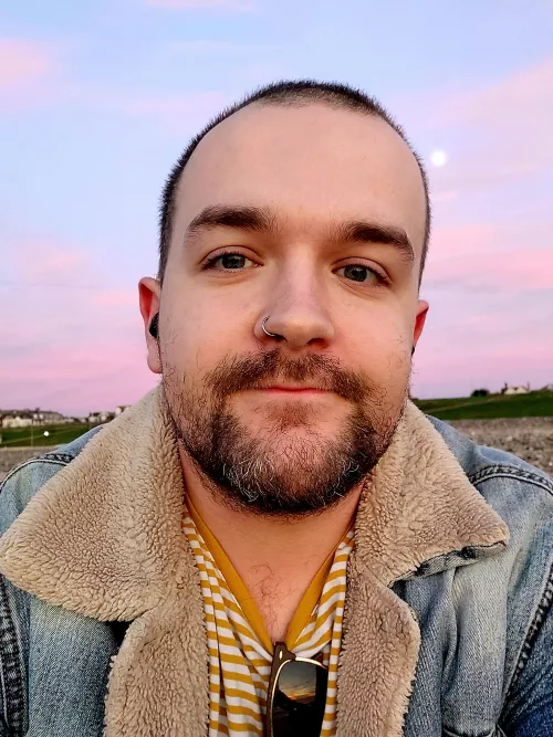 Pastel Sunrise at the beach. Found my new morning ritual 😊 by ParkingChart4170