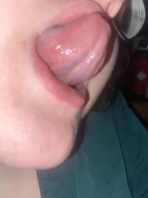 Pathetic loser. I’m a beautiful [domme] by Kitalittle12