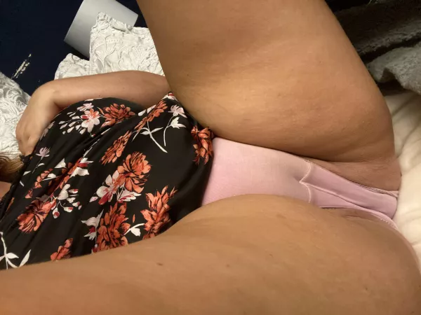 Patiently waiting in bed for you by ScottishSlxt