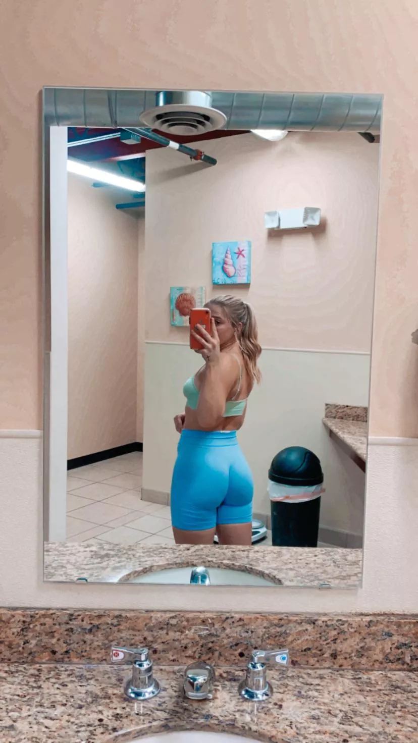 Peaches 🍑🍑 posted by RussianKandii