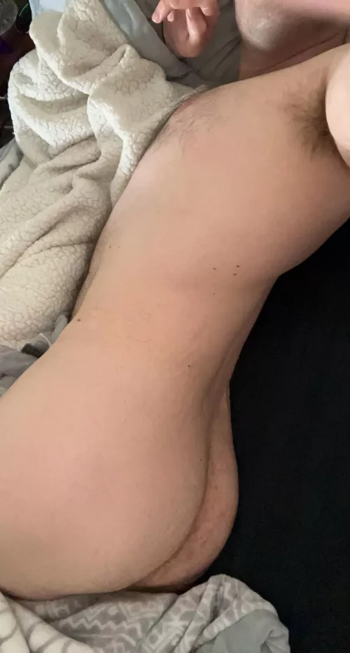 Peachy in bed 🍑 by lobsterbisque94