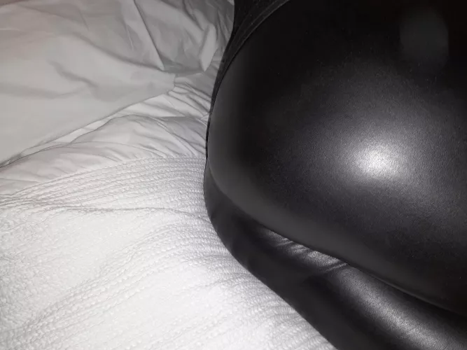 Peachy 🍑 by lellitabooboo