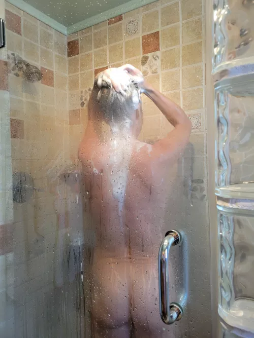 Peak unto my shower by sheswitmeHOT