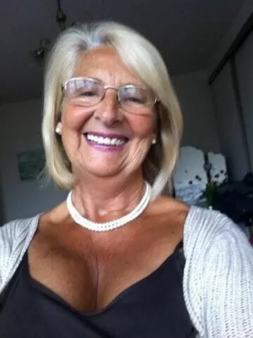 Pearl Necklace by Hoggy2099