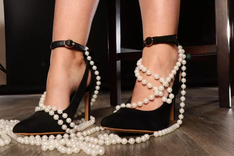 Pearls go with everything by kay_bts3