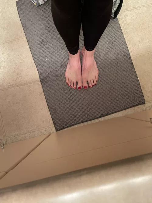 Pedi is Fresher than wet paint! Ok I lied, it’s dry. Lol by ShadowSpandex