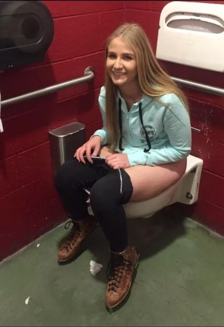 Pee brake while skating by peeing-girl-lover