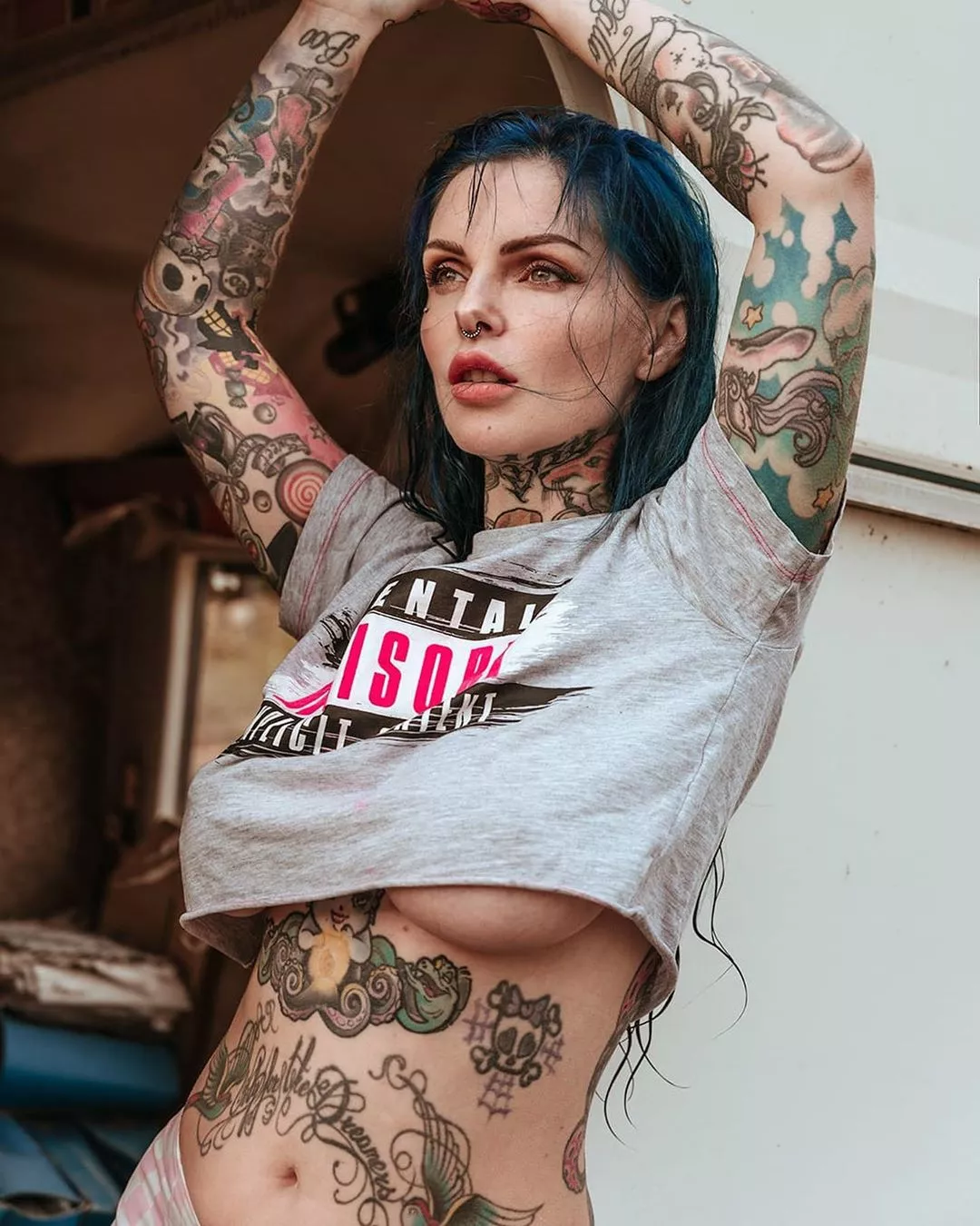 Peek posted by FeistySquirrel01