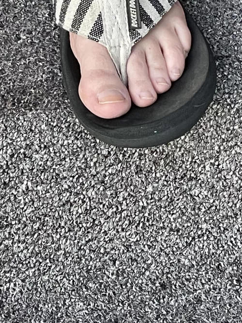 Peek a boo. by HerSexyToesandFeet