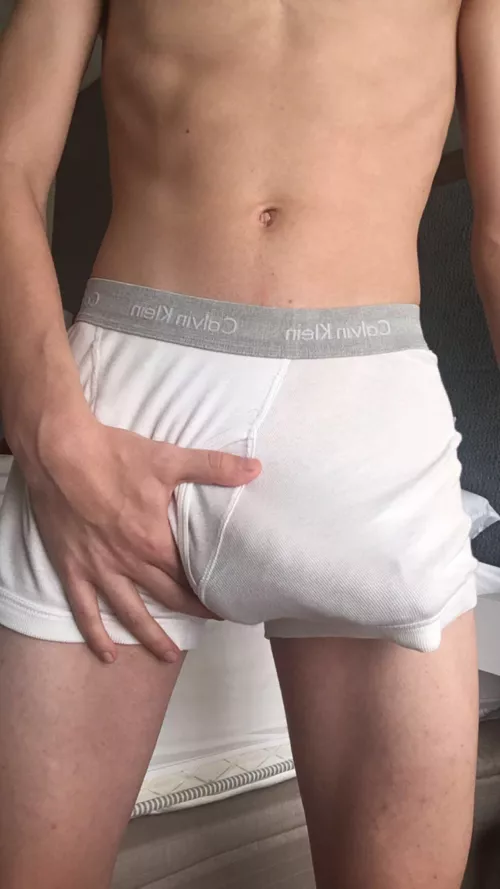 Peek a boo by charlierocket1