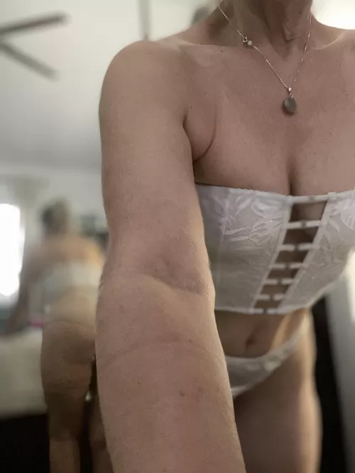 Peek a boo … caught some cake in the mirror for you by DeeEeeBee