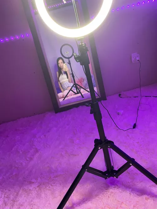 peekaboo 🙈 by strawbeariemilkxo