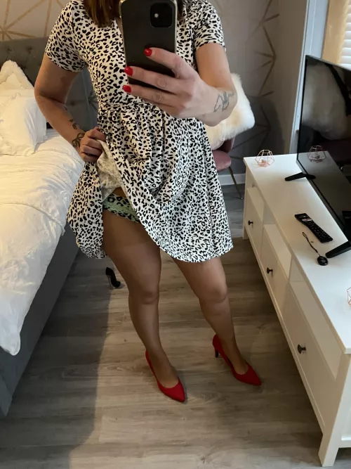 Peekaboo by Misstights