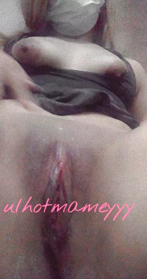 Peekaboo [F] 🙈🙈🙈 posted by hotmameyyy