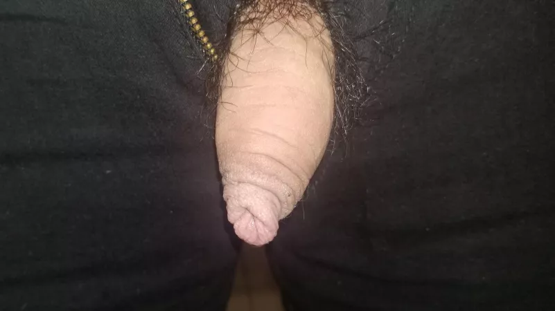 Peek-a-boo! Looking for some attention! Open to rates, chats, PMs, or anything really! Hit me up and let's have some fun 😈 snap - magicfishy02 by magicfishy02