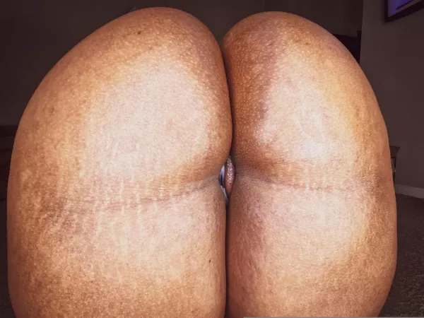 Peekaboo phat pussy 🍭💦👅 by SweetyBop