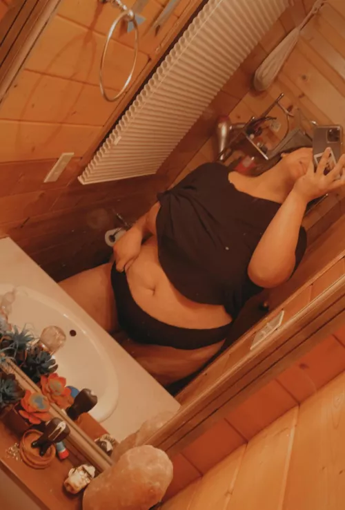 Peekaboo😉 by bbw_essence_xoxo