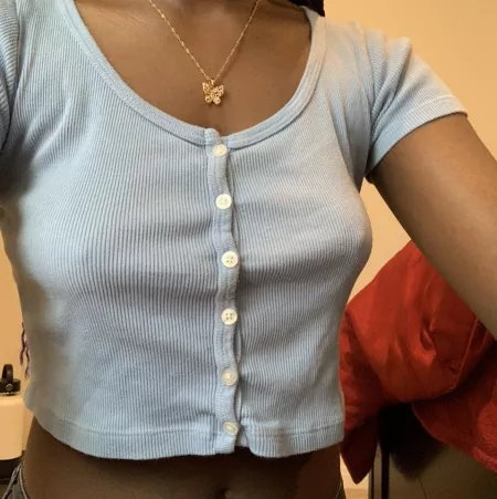 peeking [F] by sourpipezz