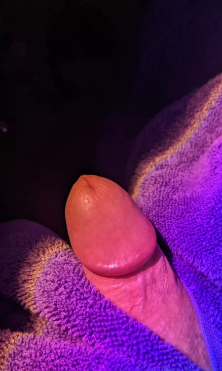 Peeking from the towel by ALittleBitShyGuy