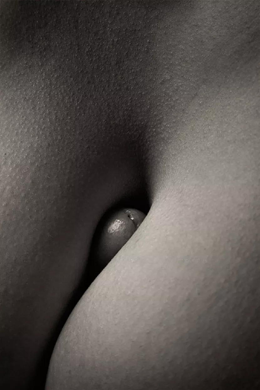 Peeking thru posted by badmisterbunny