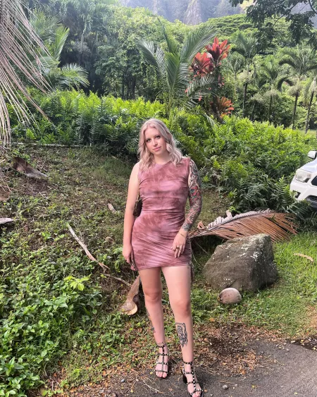 Peep the pen in my hand haha - it was a live resin cart. So yummy! by ofparkerpreroll