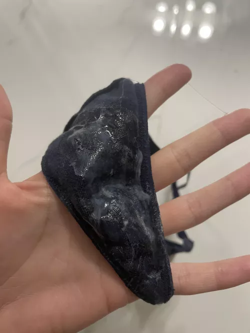 Peep the string still on my fingers 👅 by Ashleyybeee