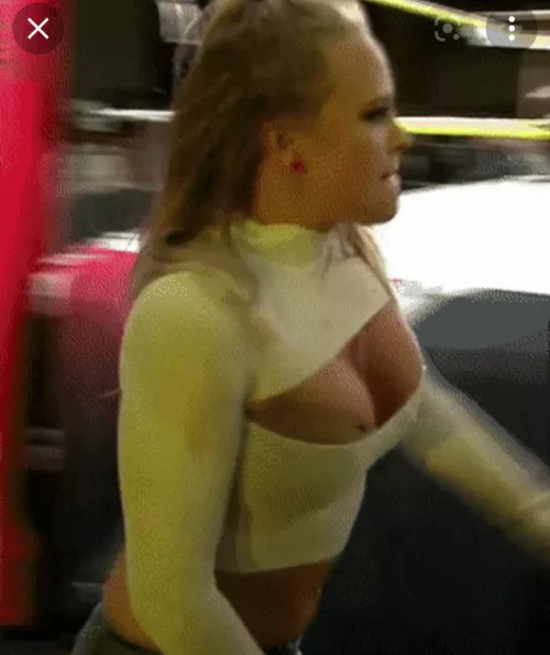 Penelope Ford busting out 😍 by MaleficentBus8