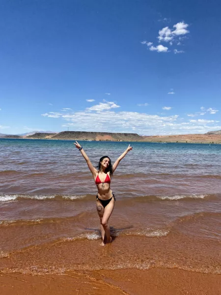 People have always told me how cute my lil feet are, wanna see? by anonymousgurl1995