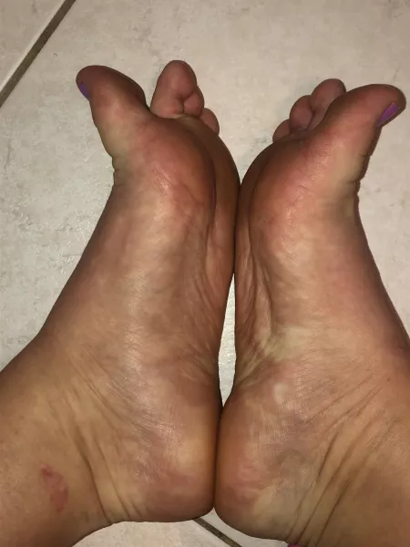 Perfect arches, smooth heals, cute toesies. DM for more by Feetsiees