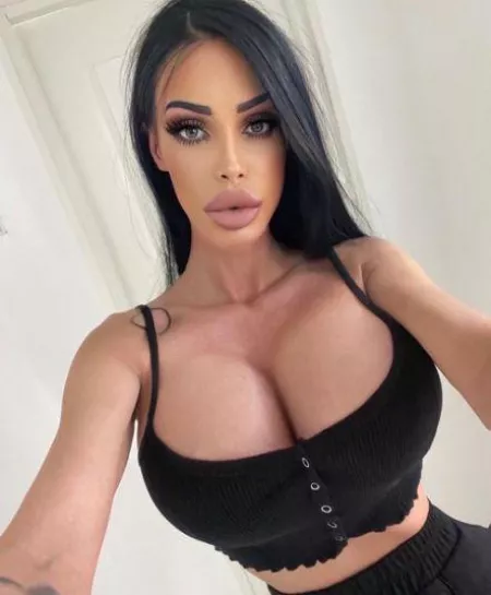 Perfect bimbo by yourdumbsissyboy