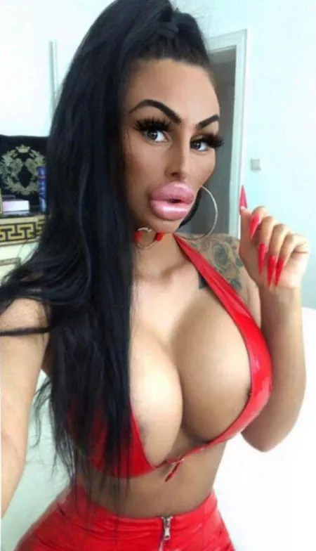 Perfect bimbo by yourdumbsissyboy