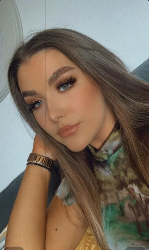 Perfect face for a bukkake by FinG777995