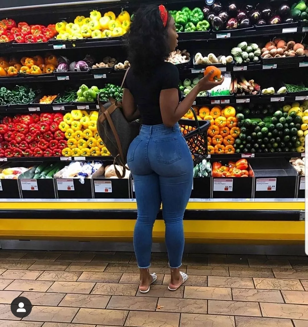 Perfect Jean's posted by [deleted]