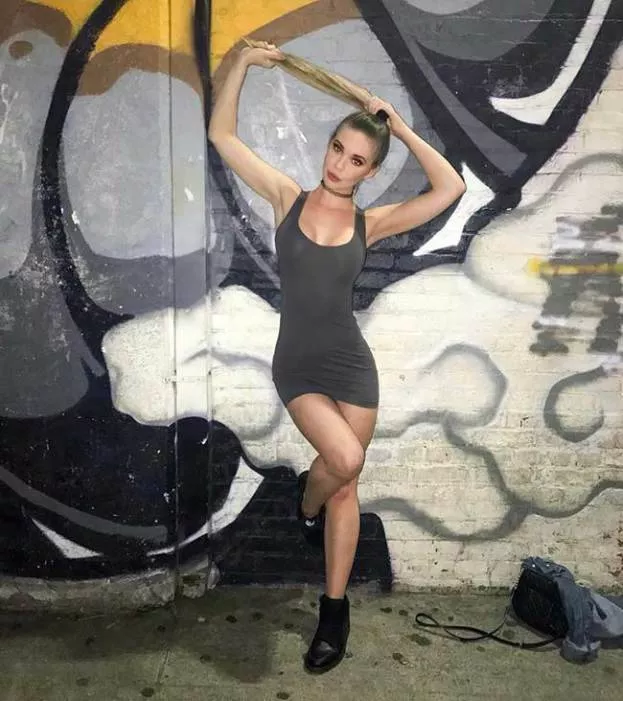 Perfect outfit if you are going to bring your man into an alley for some fun. posted by Allyouneedisslut