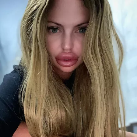 Perfect Size! by MoreBumblebee0