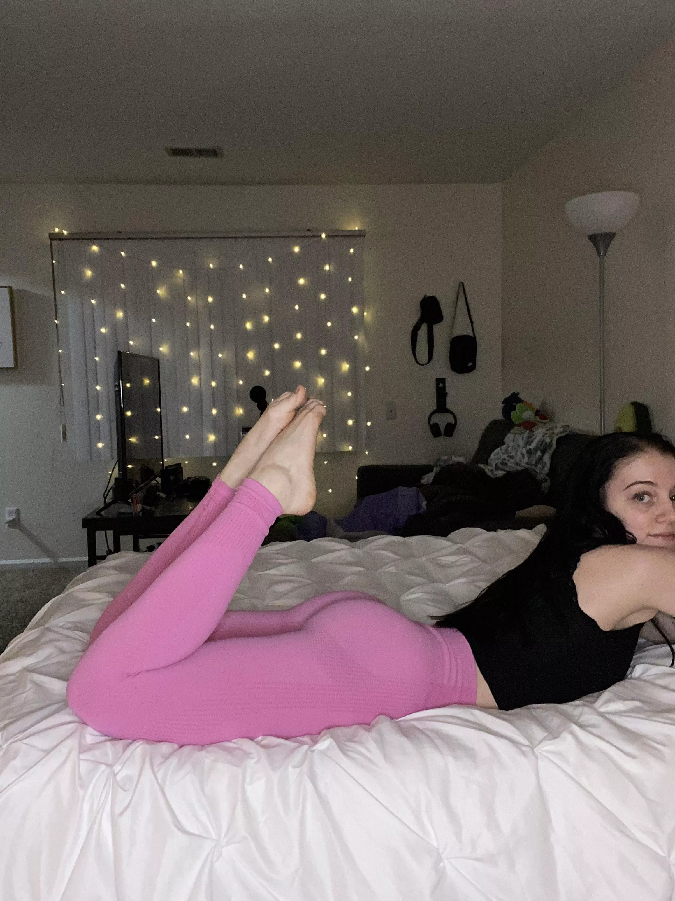 Perky bum 🍑💗 posted by vegn_lifestyle