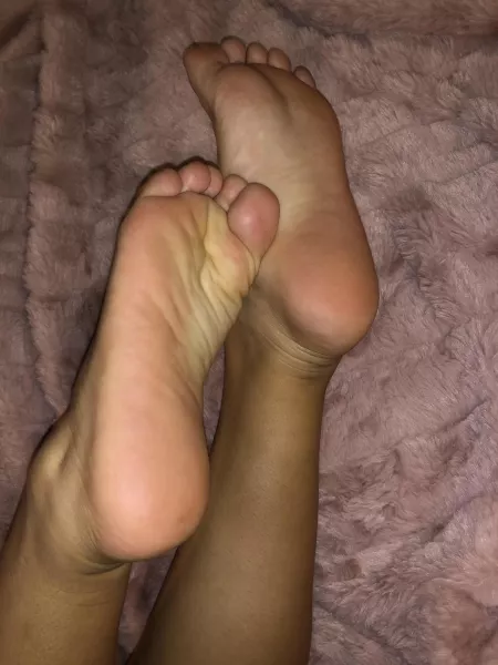 Petite Latina soles and toes 😌👅 by spicylatinaaax3