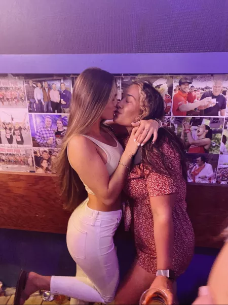 Petite leg up by BeKeSe12