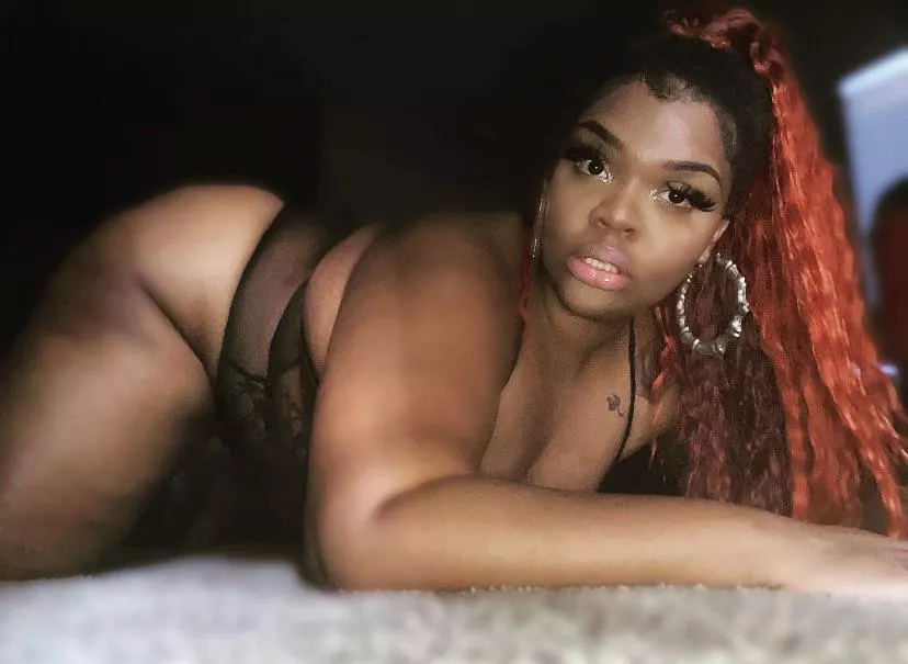 Phat booty milf posted by Ouuushehoney