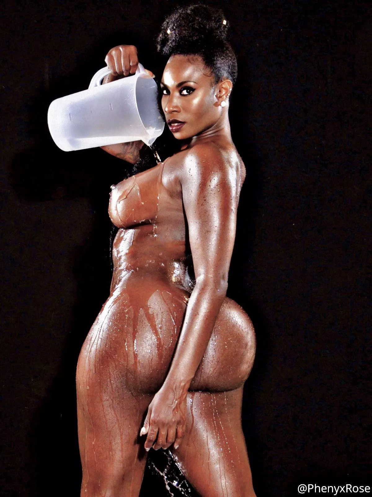 Phenyx Rose. No pull out posted by lazysayso