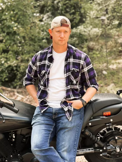 Photo of me so this isn’t flagged for removal by ZombieRobbie