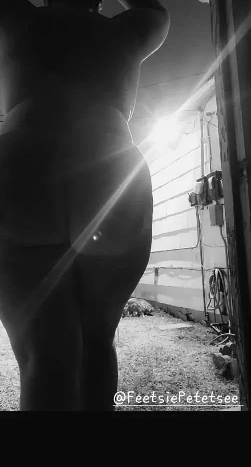 Photo title: The Spotlight by FeetsiePetetsee